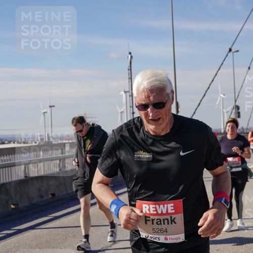 03.10.2025 - Köhlbrandbrückenlauf Michael Burmester http://msf.ph/oto/9122332 03.10.2025 13:04:14 Position 2 17, 2017, 5264 meine-sportfotos.de