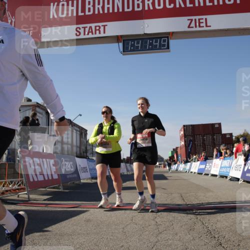 03.10.2025 - Köhlbrandbrückenlauf Jannik Wohlers http://msf.ph/oto/9122352 03.10.2025 13:41:50 Ziel 5193, 5232, 5250, 5257, 5315 meine-sportfotos.de