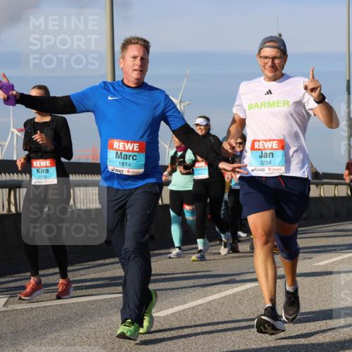 03.10.2025 - Köhlbrandbrückenlauf Strokosch-Dieckow http://msf.ph/oto/9122358 03.10.2025 09:59:19 Position 2 077, 2216, 1814, 3234, 3142 meine-sportfotos.de