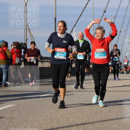 03.10.2025 - Köhlbrandbrückenlauf Strokosch-Dieckow http://msf.ph/oto/9122385 03.10.2025 09:59:21 Position 2 3161, 08, 3142, 3604 meine-sportfotos.de