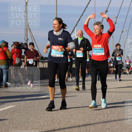 03.10.2025 - Köhlbrandbrückenlauf Strokosch-Dieckow http://msf.ph/oto/9122392 03.10.2025 09:59:21 Position 2 08, 3604, 3142 meine-sportfotos.de