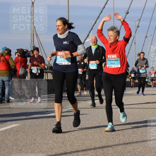 03.10.2025 - Köhlbrandbrückenlauf Strokosch-Dieckow http://msf.ph/oto/9122399 03.10.2025 09:59:21 Position 2 08, 3142, 3604, 1000, 3614 meine-sportfotos.de