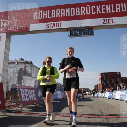03.10.2025 - Köhlbrandbrückenlauf Jannik Wohlers http://msf.ph/oto/9122401 03.10.2025 13:41:50 Ziel 5193, 5232, 5250, 5257, 5315 meine-sportfotos.de