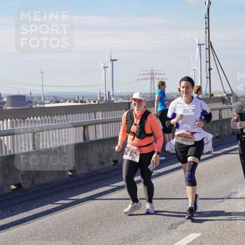 03.10.2025 - Köhlbrandbrückenlauf Michael Burmester http://msf.ph/oto/9122404 03.10.2025 13:04:20 Position 2 111, 241, 6133, 5190 meine-sportfotos.de