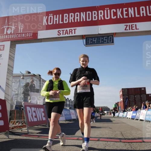 03.10.2025 - Köhlbrandbrückenlauf Jannik Wohlers http://msf.ph/oto/9122412 03.10.2025 13:41:51 Ziel 5043, 5193, 5232, 5250, 5257, 5315 meine-sportfotos.de