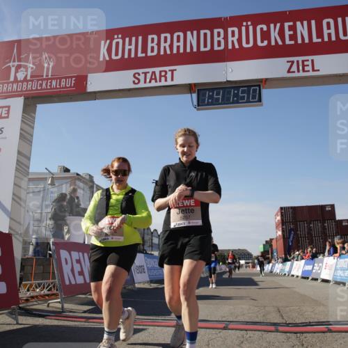 03.10.2025 - Köhlbrandbrückenlauf Jannik Wohlers http://msf.ph/oto/9122422 03.10.2025 13:41:51 Ziel 5043, 5193, 5232, 5250, 5257, 5315 meine-sportfotos.de