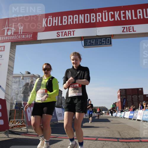 03.10.2025 - Köhlbrandbrückenlauf Jannik Wohlers http://msf.ph/oto/9122431 03.10.2025 13:41:51 Ziel 5043, 5193, 5232, 5250, 5257, 5315 meine-sportfotos.de