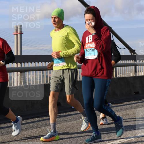 03.10.2025 - Köhlbrandbrückenlauf Strokosch-Dieckow http://msf.ph/oto/9122445 03.10.2025 09:59:31 Position 2 1097, 1096, 1098 meine-sportfotos.de