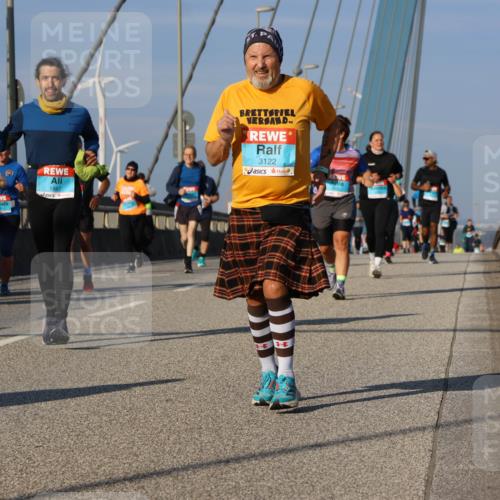 03.10.2025 - Köhlbrandbrückenlauf Strokosch-Dieckow http://msf.ph/oto/9122452 03.10.2025 09:59:33 Position 2 1887, 3122 meine-sportfotos.de