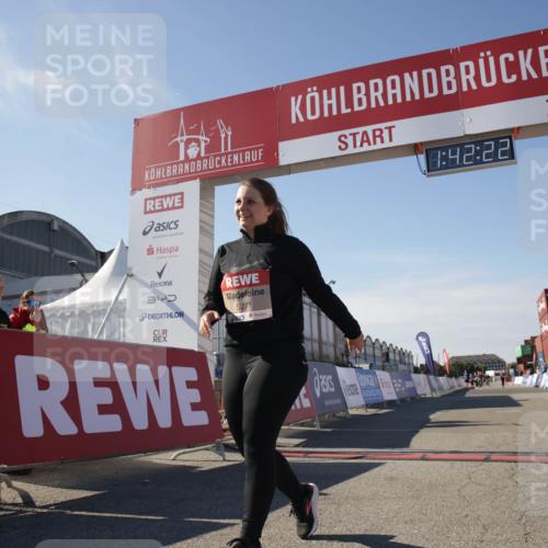 03.10.2025 - Köhlbrandbrückenlauf Jannik Wohlers http://msf.ph/oto/9122456 03.10.2025 13:42:22 Ziel 5271, 6247 meine-sportfotos.de