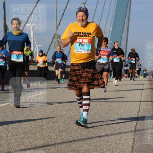 03.10.2025 - Köhlbrandbrückenlauf Strokosch-Dieckow http://msf.ph/oto/9122457 03.10.2025 09:59:33 Position 2 1887, 3122 meine-sportfotos.de