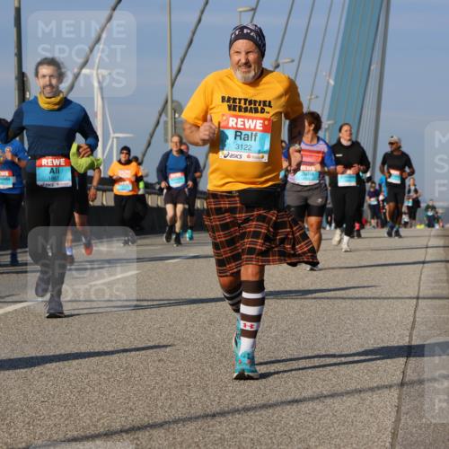 03.10.2025 - Köhlbrandbrückenlauf Strokosch-Dieckow http://msf.ph/oto/9122461 03.10.2025 09:59:33 Position 2 1887, 3122 meine-sportfotos.de