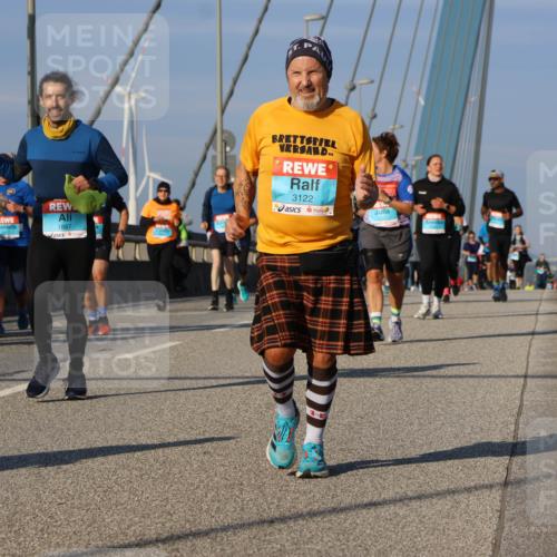 03.10.2025 - Köhlbrandbrückenlauf Strokosch-Dieckow http://msf.ph/oto/9122465 03.10.2025 09:59:33 Position 2 1887, 3122 meine-sportfotos.de