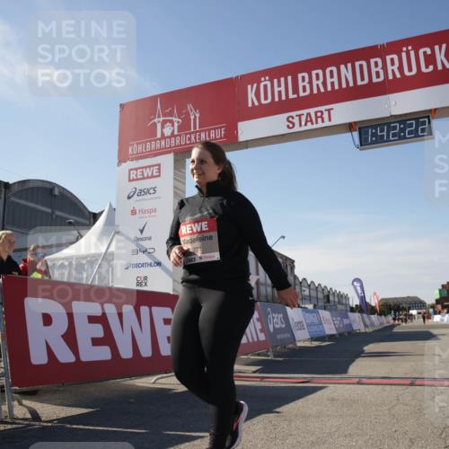 03.10.2025 - Köhlbrandbrückenlauf Jannik Wohlers http://msf.ph/oto/9122467 03.10.2025 13:42:22 Ziel 5271, 6247 meine-sportfotos.de