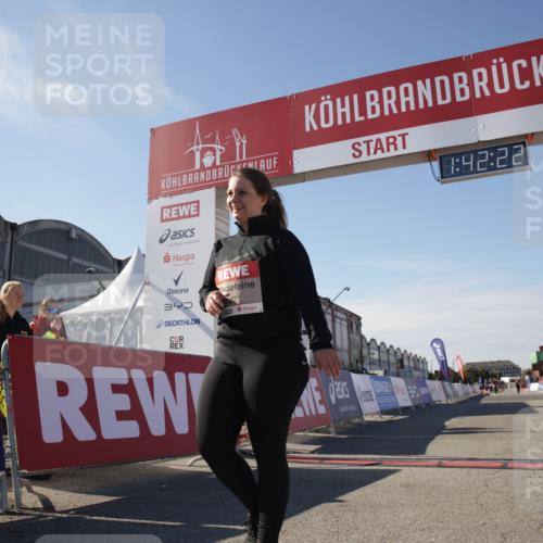 03.10.2025 - Köhlbrandbrückenlauf Jannik Wohlers http://msf.ph/oto/9122471 03.10.2025 13:42:22 Ziel 5271, 6247 meine-sportfotos.de