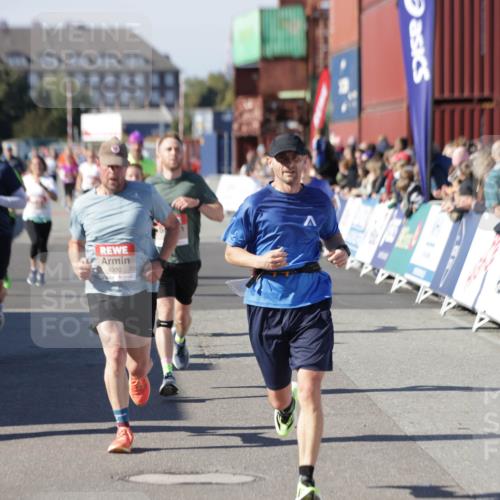03.10.2025 - Köhlbrandbrückenlauf Jannik Wohlers http://msf.ph/oto/9122475 03.10.2025 13:05:14 Ziel 4098, 4256, 4344, 4390, 4490, 4585, 4877, 5969, 6041, 6044, 6081, 6719 meine-sportfotos.de