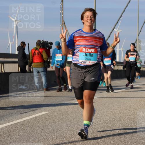 03.10.2025 - Köhlbrandbrückenlauf Strokosch-Dieckow http://msf.ph/oto/9122490 03.10.2025 09:59:39 Position 2 2024, 2498, 08, 2935, 2011, 2534 meine-sportfotos.de