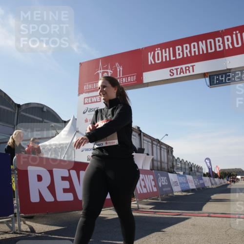 03.10.2025 - Köhlbrandbrückenlauf Jannik Wohlers http://msf.ph/oto/9122492 03.10.2025 13:42:22 Ziel 5271, 6247 meine-sportfotos.de