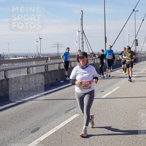 03.10.2025 - Köhlbrandbrückenlauf Michael Burmester http://msf.ph/oto/9122495 03.10.2025 13:04:28 Position 2 6284 meine-sportfotos.de