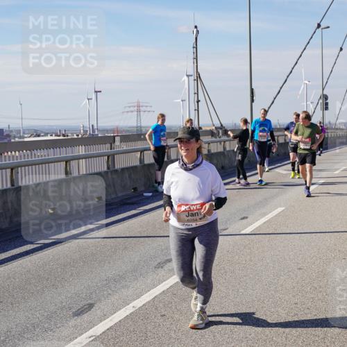03.10.2025 - Köhlbrandbrückenlauf Michael Burmester http://msf.ph/oto/9122501 03.10.2025 13:04:28 Position 2 6284 meine-sportfotos.de