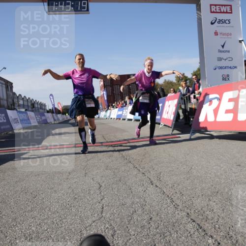 03.10.2025 - Köhlbrandbrückenlauf Jannik Wohlers http://msf.ph/oto/9122504 03.10.2025 13:43:20 Ziel 4238, 5021, 5464, 6711 meine-sportfotos.de