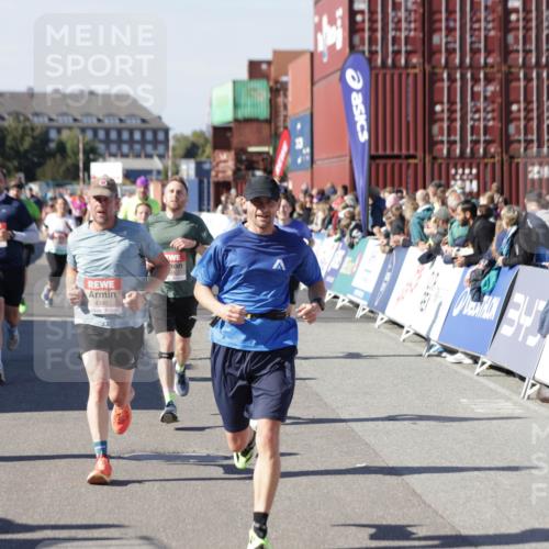 03.10.2025 - Köhlbrandbrückenlauf Jannik Wohlers http://msf.ph/oto/9122536 03.10.2025 13:05:15 Ziel 4098, 4256, 4272, 4344, 4390, 4490, 4496, 4585, 4877, 5637, 5969, 6041, 6044, 6081, 6719 meine-sportfotos.de