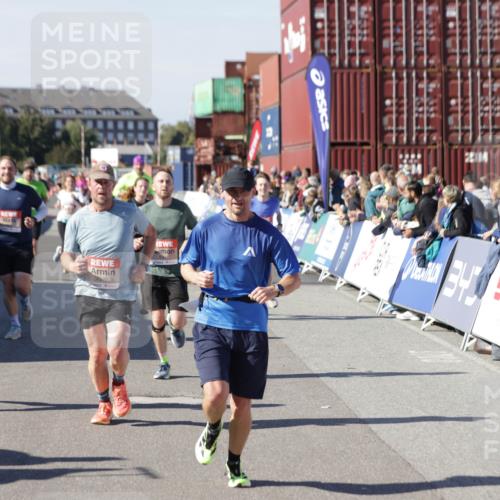 03.10.2025 - Köhlbrandbrückenlauf Jannik Wohlers http://msf.ph/oto/9122554 03.10.2025 13:05:15 Ziel 4098, 4256, 4272, 4344, 4390, 4490, 4496, 4585, 4877, 5637, 5969, 6041, 6044, 6081, 6719 meine-sportfotos.de