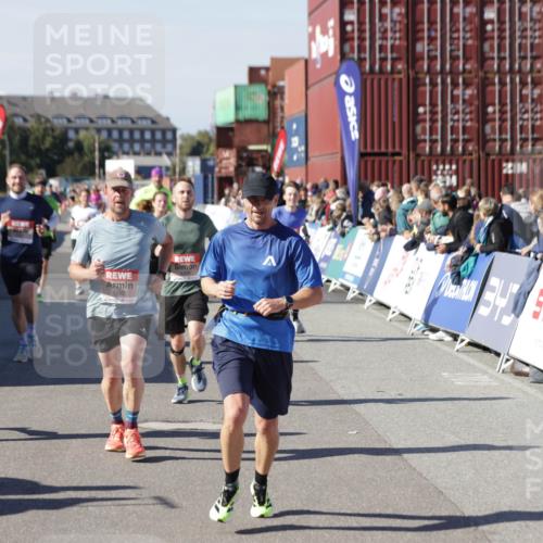 03.10.2025 - Köhlbrandbrückenlauf Jannik Wohlers http://msf.ph/oto/9122558 03.10.2025 13:05:15 Ziel 4098, 4256, 4272, 4344, 4390, 4490, 4496, 4585, 4877, 5637, 5969, 6041, 6044, 6081, 6719 meine-sportfotos.de