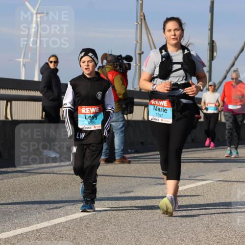03.10.2025 - Köhlbrandbrückenlauf Strokosch-Dieckow http://msf.ph/oto/9122601 03.10.2025 09:59:59 Position 2 1896, 1897, 839 meine-sportfotos.de