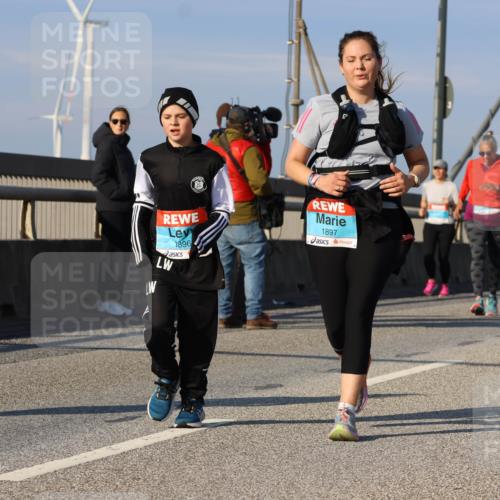 03.10.2025 - Köhlbrandbrückenlauf Strokosch-Dieckow http://msf.ph/oto/9122604 03.10.2025 09:59:59 Position 2 1896, 1897 meine-sportfotos.de