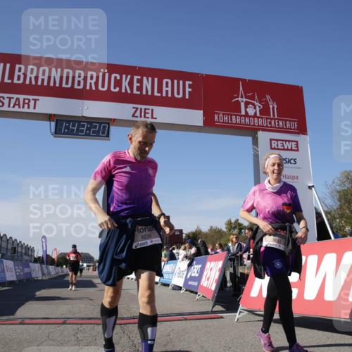 03.10.2025 - Köhlbrandbrückenlauf Jannik Wohlers http://msf.ph/oto/9122610 03.10.2025 13:43:20 Ziel 4238, 5021, 5464, 6711 meine-sportfotos.de