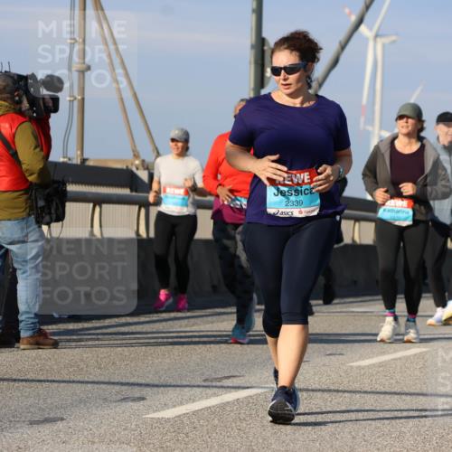 03.10.2025 - Köhlbrandbrückenlauf Strokosch-Dieckow http://msf.ph/oto/9122611 03.10.2025 10:00:00 Position 2 2339, 1970 meine-sportfotos.de