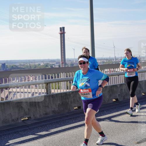 03.10.2025 - Köhlbrandbrückenlauf Michael Burmester http://msf.ph/oto/9122630 03.10.2025 13:04:45 Position 2 6399, 400, 6403 meine-sportfotos.de