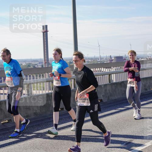 03.10.2025 - Köhlbrandbrückenlauf Michael Burmester http://msf.ph/oto/9122650 03.10.2025 13:04:46 Position 2 6402, 6403 meine-sportfotos.de