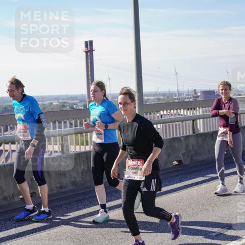 03.10.2025 - Köhlbrandbrückenlauf Michael Burmester http://msf.ph/oto/9122656 03.10.2025 13:04:47 Position 2 6402, 6403 meine-sportfotos.de