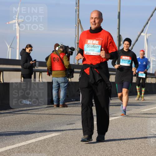 03.10.2025 - Köhlbrandbrückenlauf Strokosch-Dieckow http://msf.ph/oto/9122671 03.10.2025 10:00:14 Position 2 08, 2468, 2621 meine-sportfotos.de