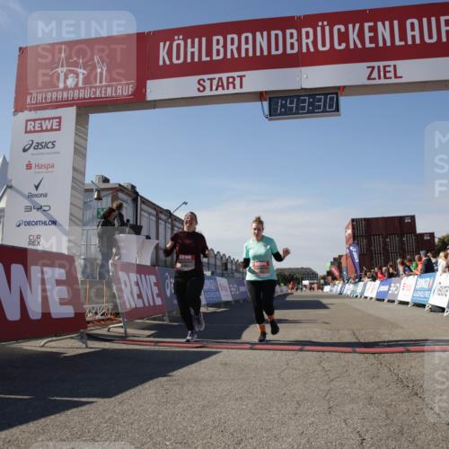 03.10.2025 - Köhlbrandbrückenlauf Jannik Wohlers http://msf.ph/oto/9122672 03.10.2025 13:43:30 Ziel 5464, 5499, 5559 meine-sportfotos.de