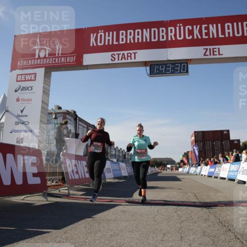 03.10.2025 - Köhlbrandbrückenlauf Jannik Wohlers http://msf.ph/oto/9122694 03.10.2025 13:43:30 Ziel 5464, 5499, 5559 meine-sportfotos.de