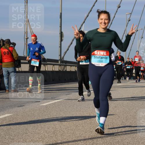03.10.2025 - Köhlbrandbrückenlauf Strokosch-Dieckow http://msf.ph/oto/9122703 03.10.2025 10:00:17 Position 2 08, 2388 meine-sportfotos.de