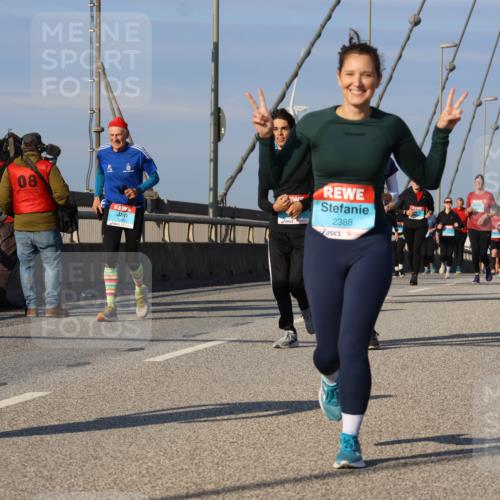03.10.2025 - Köhlbrandbrückenlauf Strokosch-Dieckow http://msf.ph/oto/9122706 03.10.2025 10:00:18 Position 2 08, 2388 meine-sportfotos.de