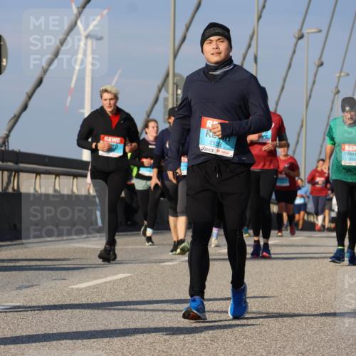 03.10.2025 - Köhlbrandbrückenlauf Strokosch-Dieckow http://msf.ph/oto/9122725 03.10.2025 10:00:22 Position 2 2133 meine-sportfotos.de