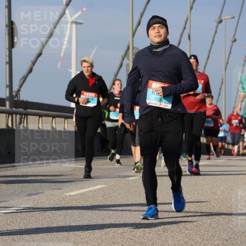 03.10.2025 - Köhlbrandbrückenlauf Strokosch-Dieckow http://msf.ph/oto/9122728 03.10.2025 10:00:22 Position 2 2133 meine-sportfotos.de
