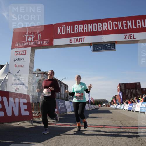 03.10.2025 - Köhlbrandbrückenlauf Jannik Wohlers http://msf.ph/oto/9122739 03.10.2025 13:43:31 Ziel 5464, 5499, 5559 meine-sportfotos.de