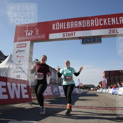 03.10.2025 - Köhlbrandbrückenlauf Jannik Wohlers http://msf.ph/oto/9122753 03.10.2025 13:43:31 Ziel 5464, 5499, 5559 meine-sportfotos.de