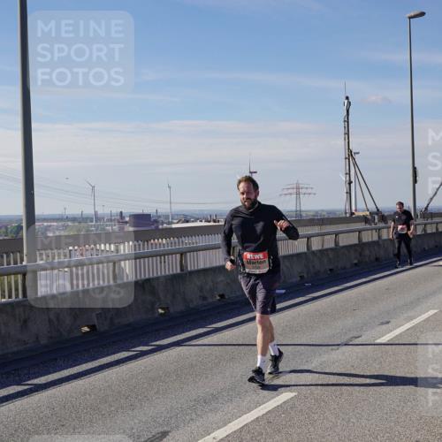 03.10.2025 - Köhlbrandbrückenlauf Michael Burmester http://msf.ph/oto/9122763 03.10.2025 13:05:00 Position 2  meine-sportfotos.de