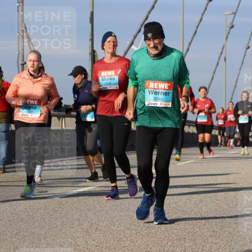 03.10.2025 - Köhlbrandbrückenlauf Strokosch-Dieckow http://msf.ph/oto/9122765 03.10.2025 10:00:29 Position 2 2967, 1851, 2536, 3045, 100, 2830 meine-sportfotos.de