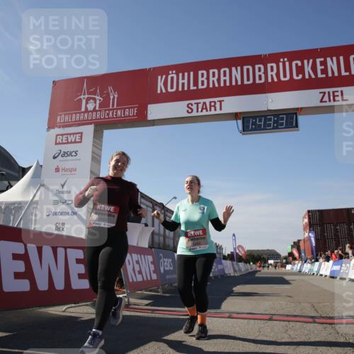03.10.2025 - Köhlbrandbrückenlauf Jannik Wohlers http://msf.ph/oto/9122770 03.10.2025 13:43:31 Ziel 5464, 5499, 5559 meine-sportfotos.de