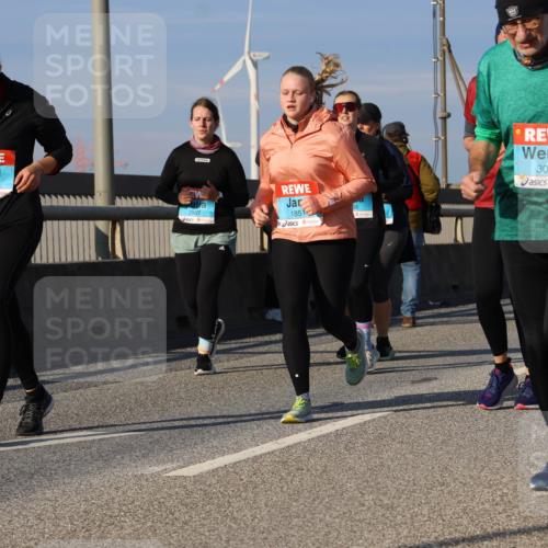 03.10.2025 - Köhlbrandbrückenlauf Strokosch-Dieckow http://msf.ph/oto/9122776 03.10.2025 10:00:30 Position 2 3324, 3045, 66, 1851 meine-sportfotos.de