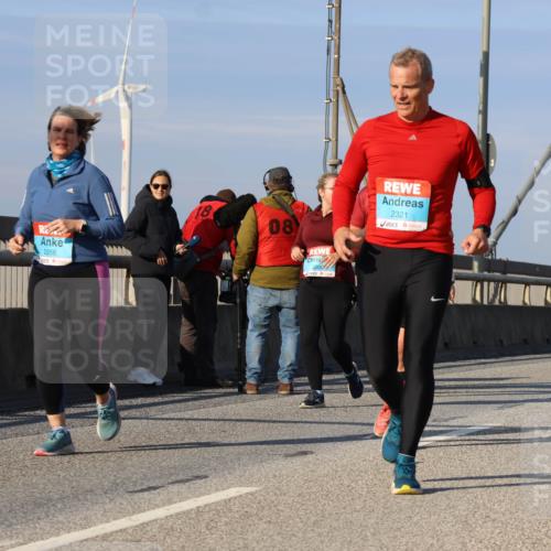 03.10.2025 - Köhlbrandbrückenlauf Strokosch-Dieckow http://msf.ph/oto/9122805 03.10.2025 10:00:36 Position 2 2258, 08, 200, 2321 meine-sportfotos.de