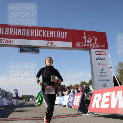 03.10.2025 - Köhlbrandbrückenlauf Jannik Wohlers http://msf.ph/oto/9122806 03.10.2025 13:44:29 Ziel 5904, 5905, 6257, 6258 meine-sportfotos.de
